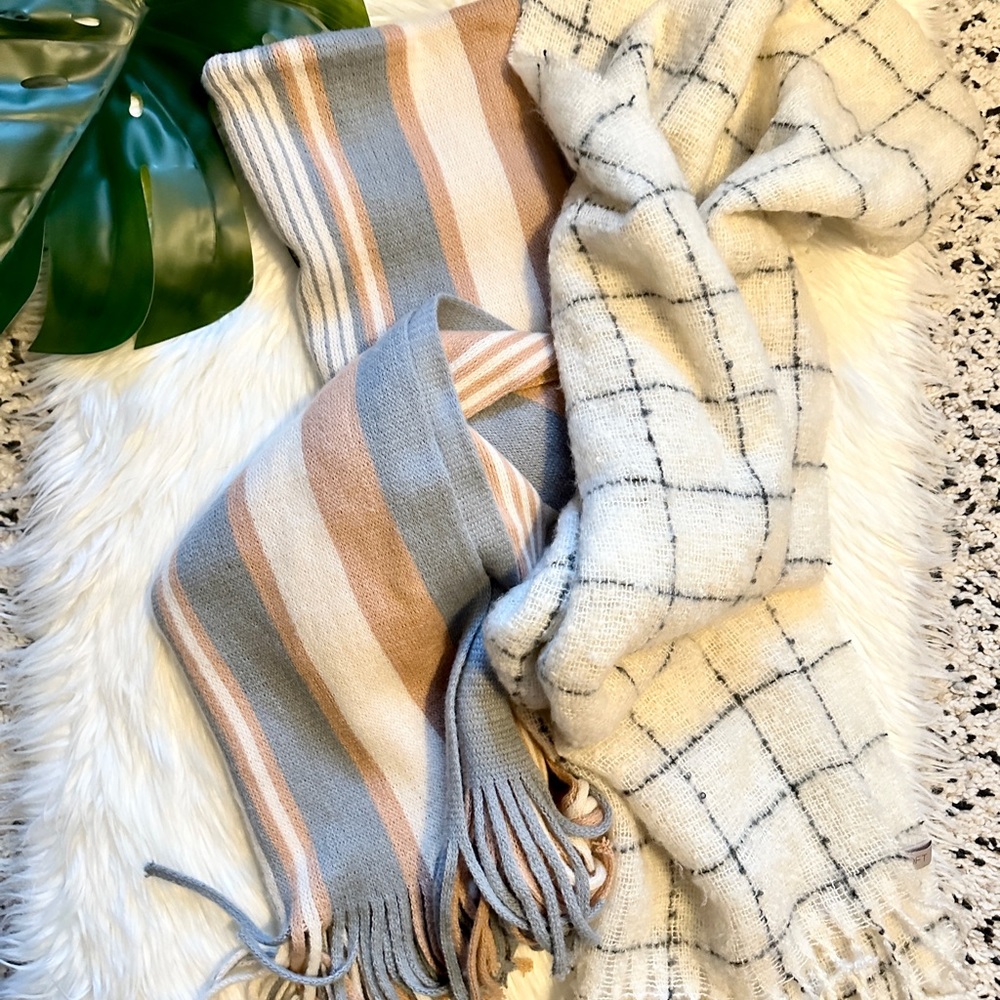Gorgeous Scarf - Picture 7 of 7